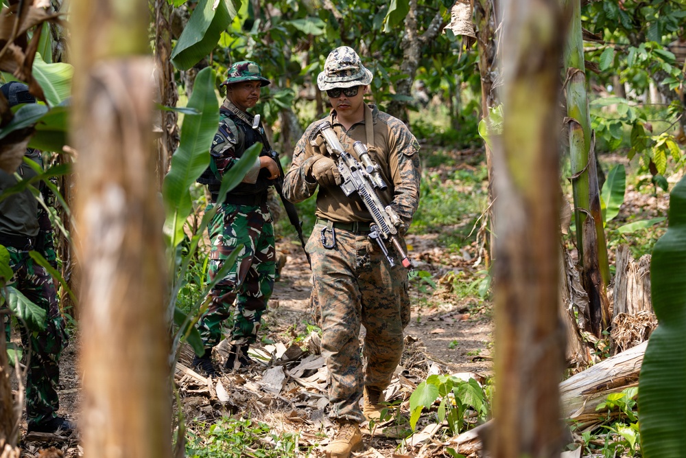 MRF-D Marines participate in jungle survival exchange