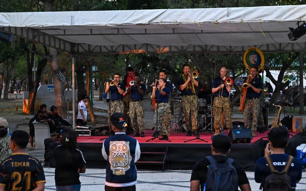 Pacific Partnership Band holds concert at Avenida Marginal waterfront in Dili, Timor-Leste