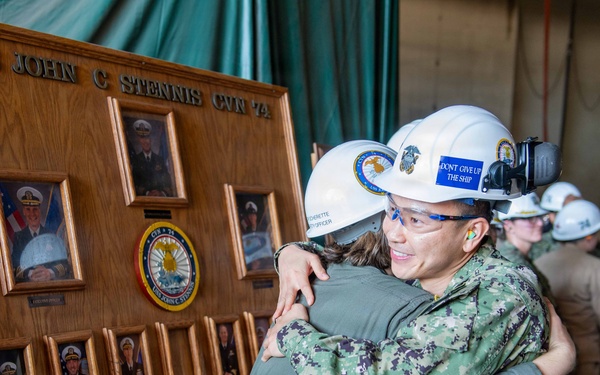 USS John C. Stennis (CVN 74) Lt. Cmdr. Huy Huynh Ring Off Ceremony