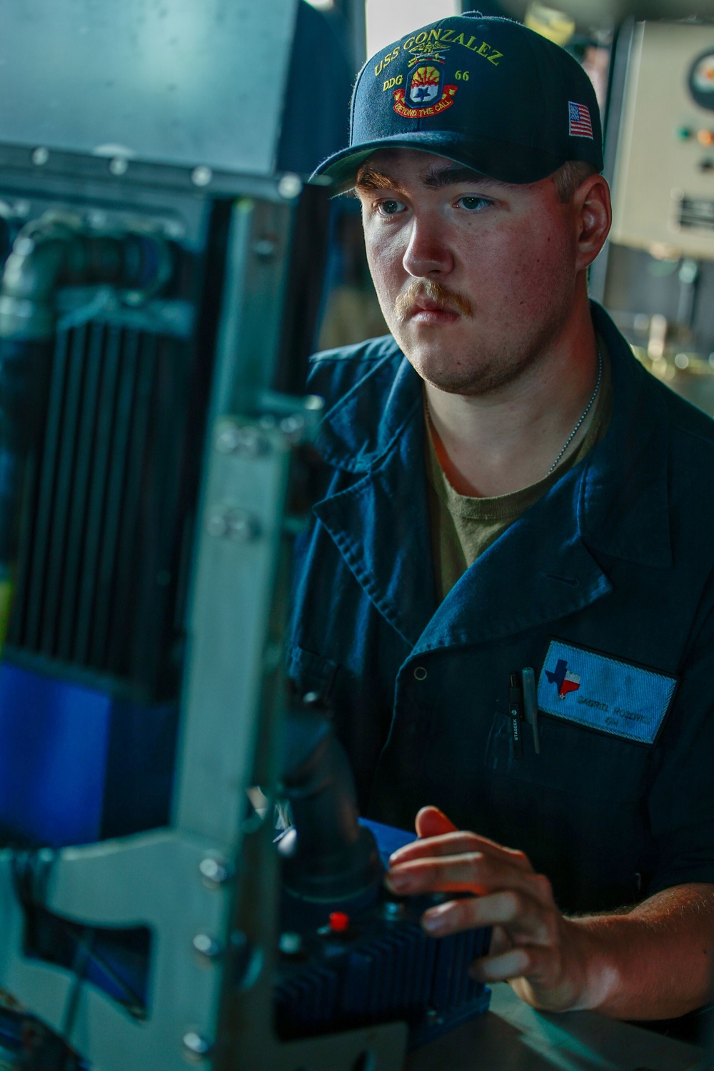 Watchstanders aboard USS Gonzalez
