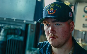 Watchstanders aboard USS Gonzalez