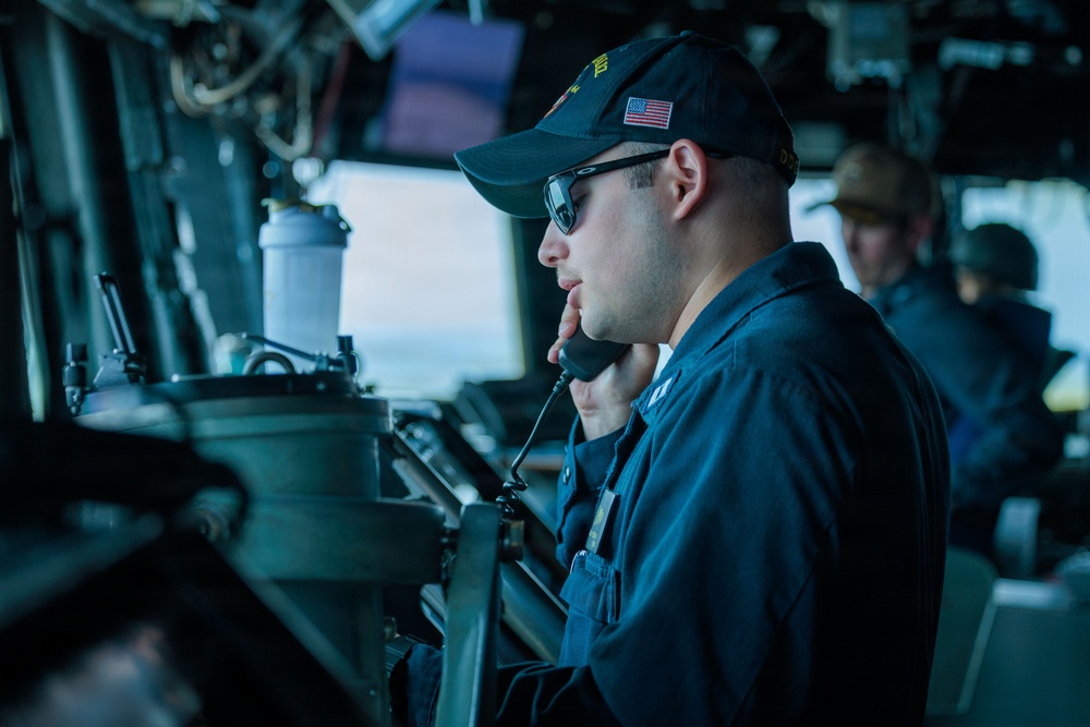 Watchstanders aboard USS Gonzalez