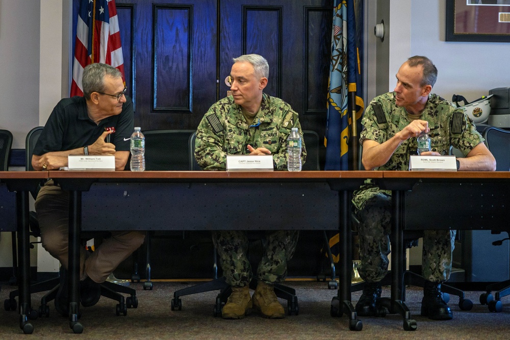 Under Secretary of the Navy Visits PNSY