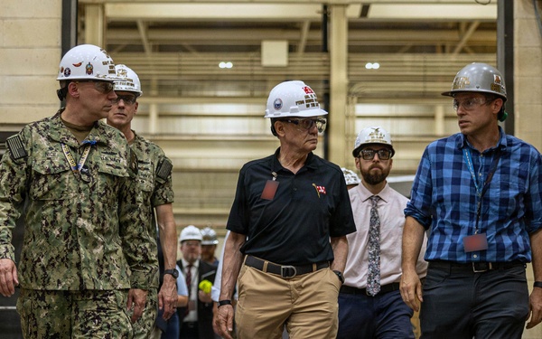 Under Secretary of the Navy Visits PNSY