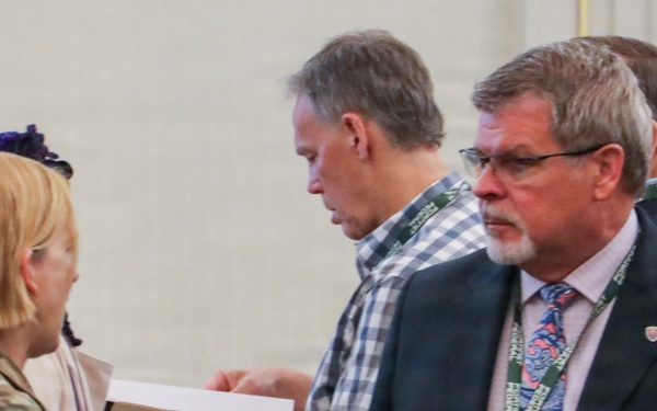 7th Signal Command (Theater) Attends TechNet