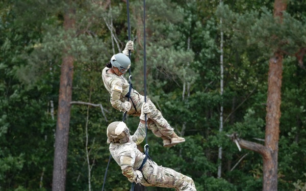 Master Rappel on 7ATC Parade Field