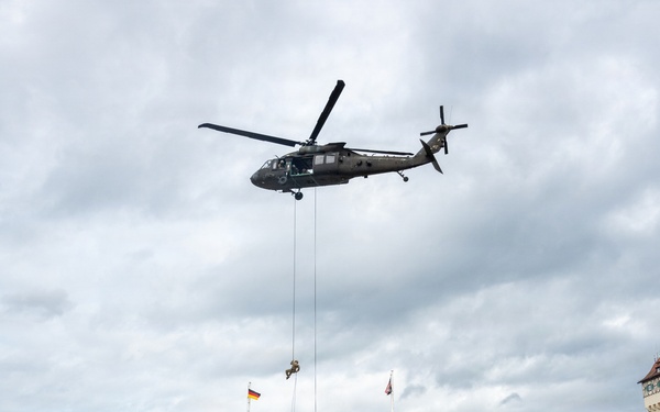 Master Rappel Training on Graf Parade Field