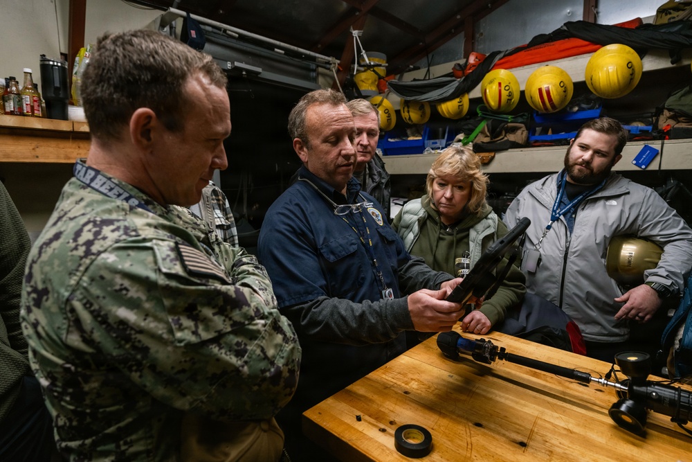 NUWC Division, Keyport SAISON team receives ‘Point of the Spear Support’ Command Award
