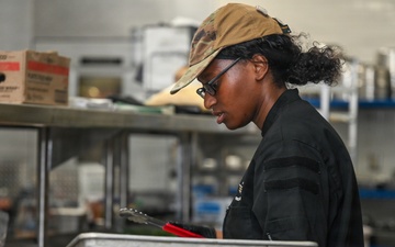 Top SHEF showcases culinary talent at LRAFB