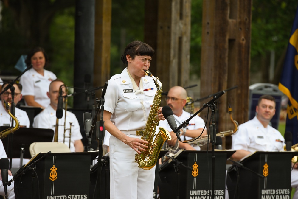 US Navy Band Commodores Perform at Vienna Town Green