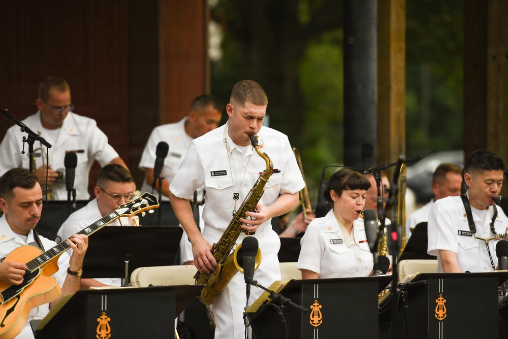 US Navy Band Commodores Perform at Vienna Town Green