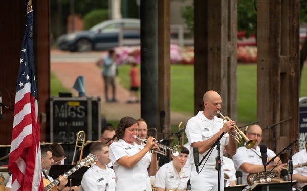 US Navy Band Commodores Perform at Vienna Town Green