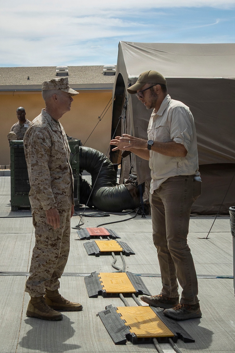 LtGen Bargeron visits 2nd MARDIV