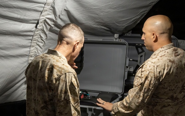 LtGen Bargeron visits 2nd MARDIV