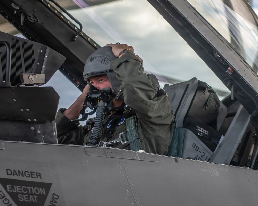 NORAD Region Commander Marks Milestone Flight in Tulsa