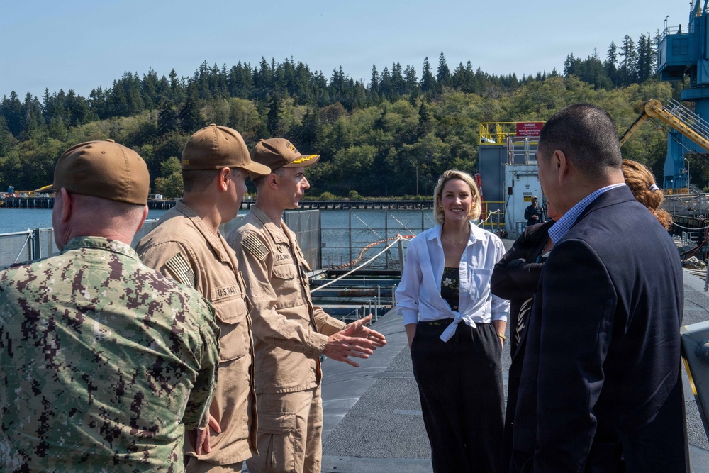 House Armed Services Committee Members Tour USS Maine (SSBN 741)