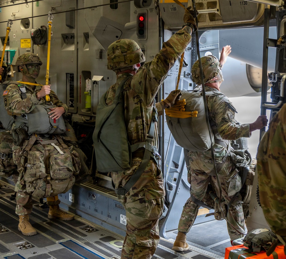 Soldiers and Airmen Conduct JAAT with Edwards C-17
