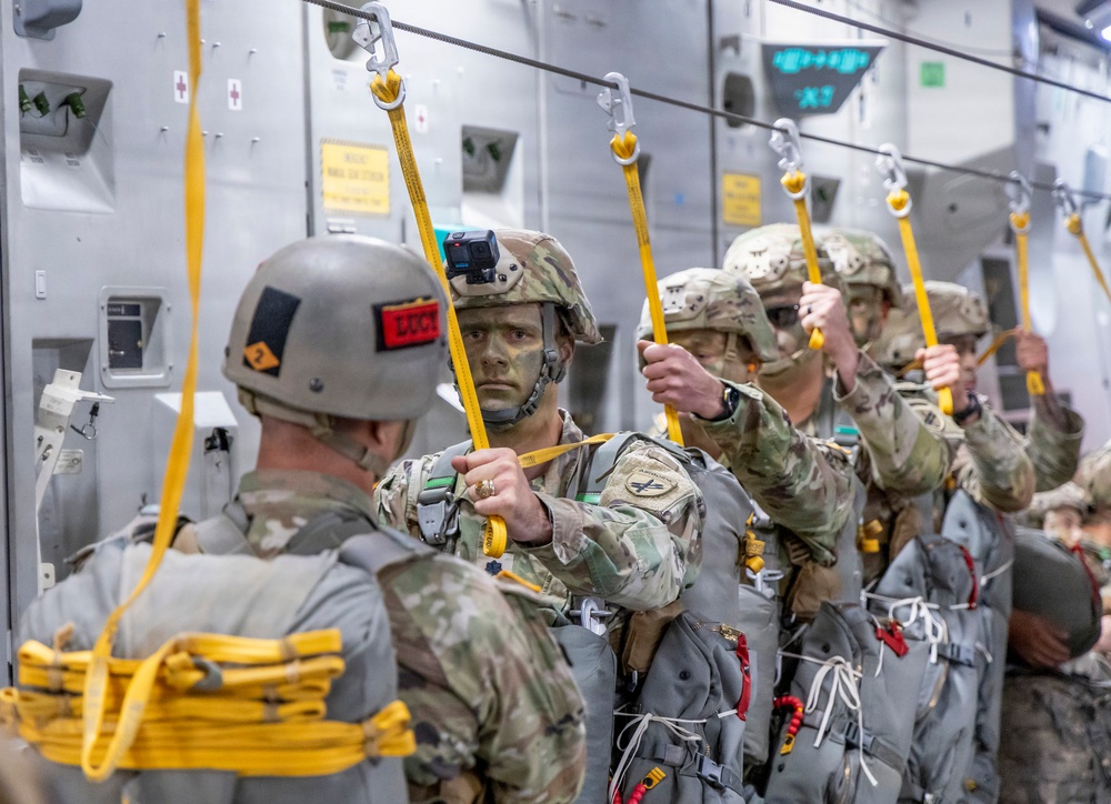 Soldiers and Airmen Conduct JAAT with Edwards C-17