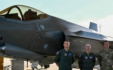 15th Air Force Commander Visits Ebbing