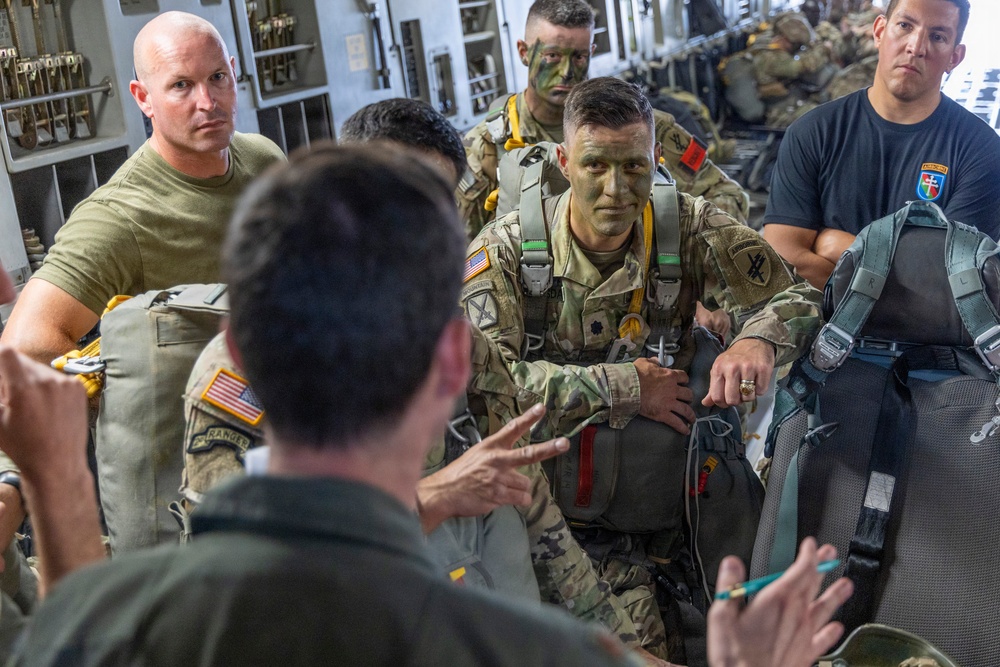 Soldiers and Airmen Conduct JAAT with Edwards C-17
