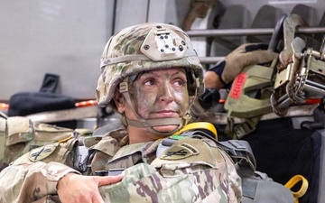 Soldiers and Airmen Conduct JAAT with Edwards C-17