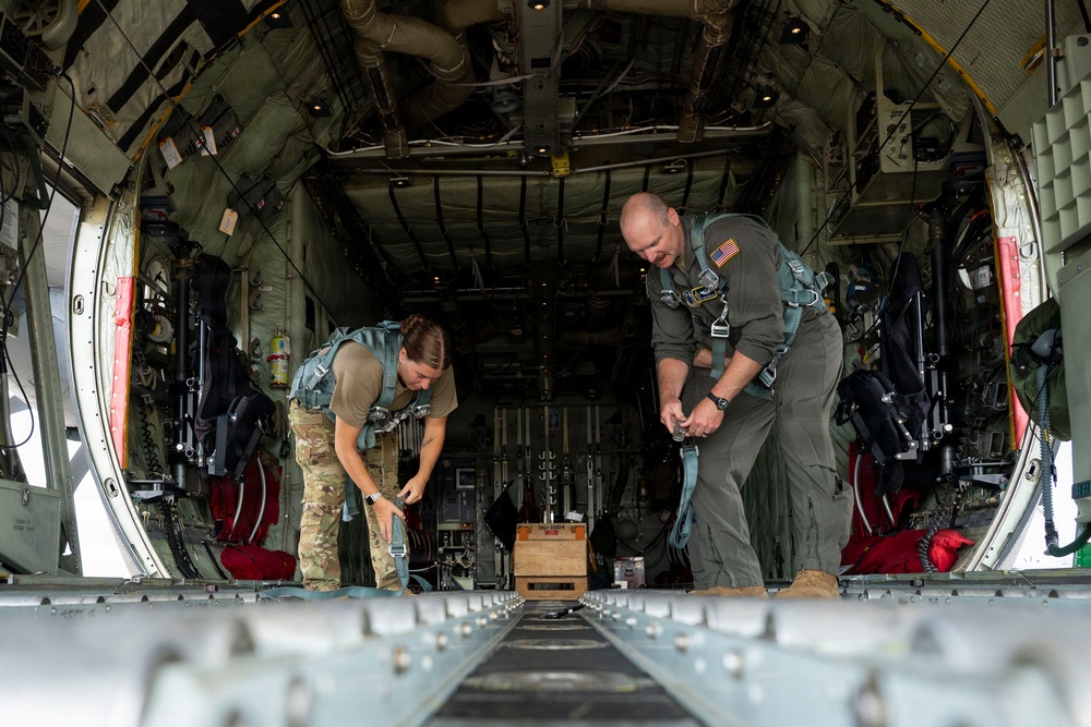 C-130Hs Fly Together in Large Formation