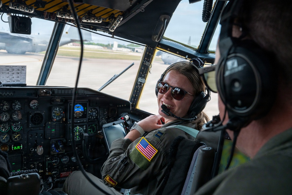 C-130Hs Fly Together in Large Formation