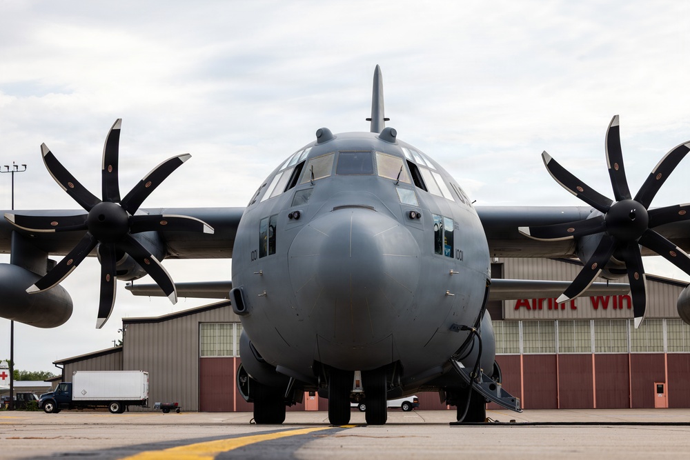 C-130Hs Fly Together in Large Formation