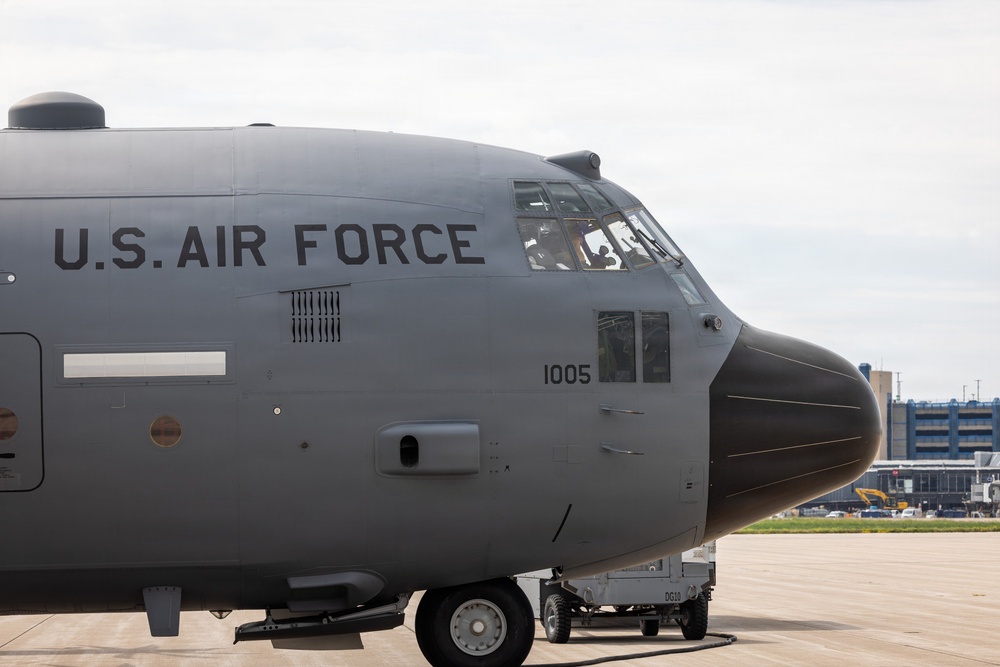 C-130Hs Fly Together in Large Formation