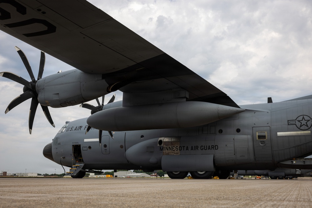 C-130Hs Fly Together in Large Formation