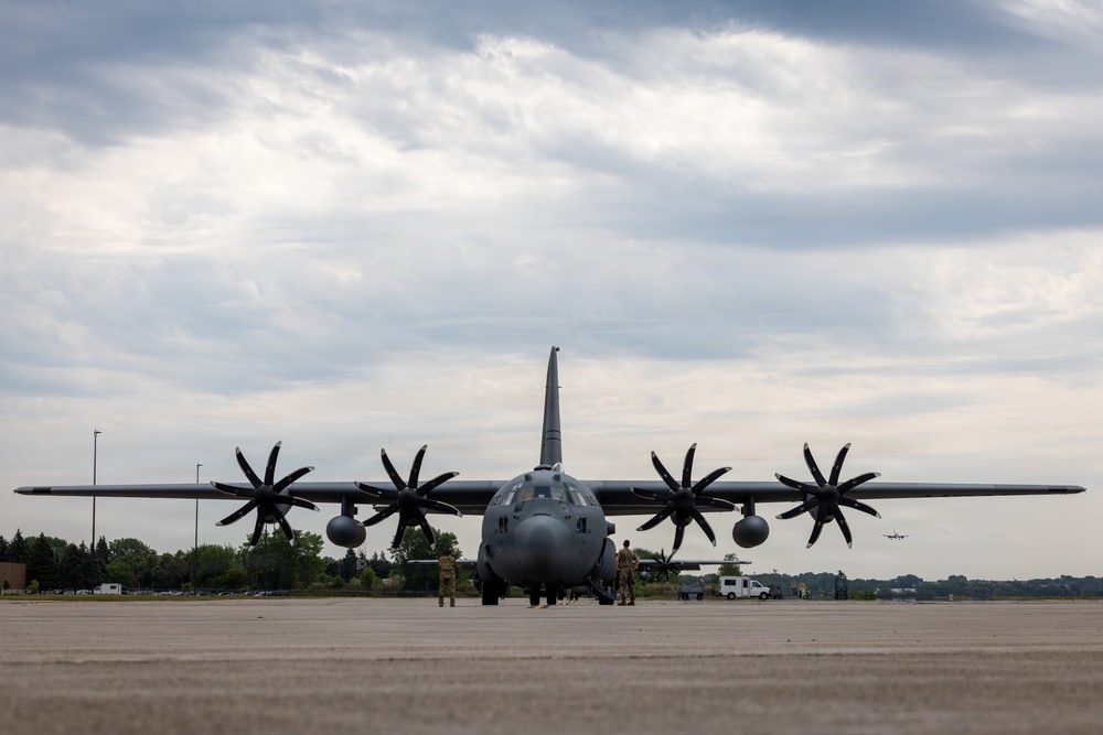C-130Hs Fly Together in Large Formation