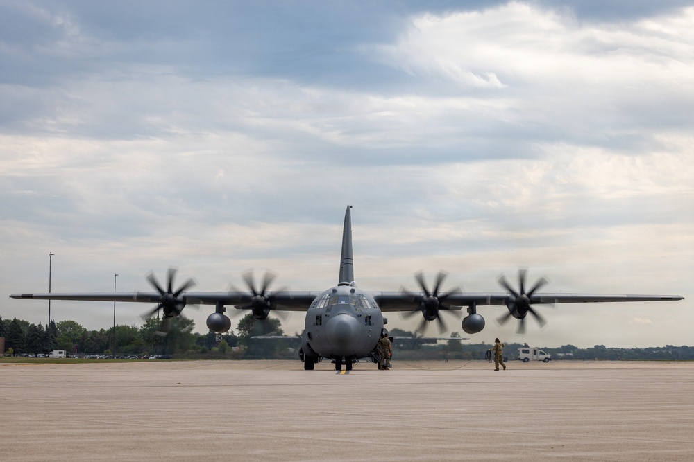 C-130Hs Fly Together in Large Formation