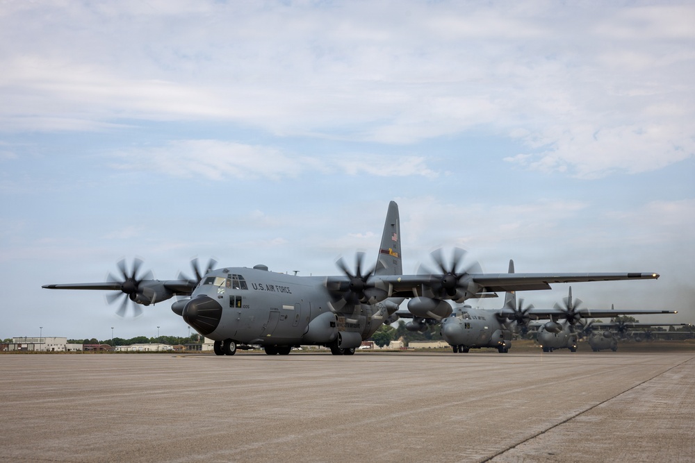 C-130Hs Fly Together in Large Formation