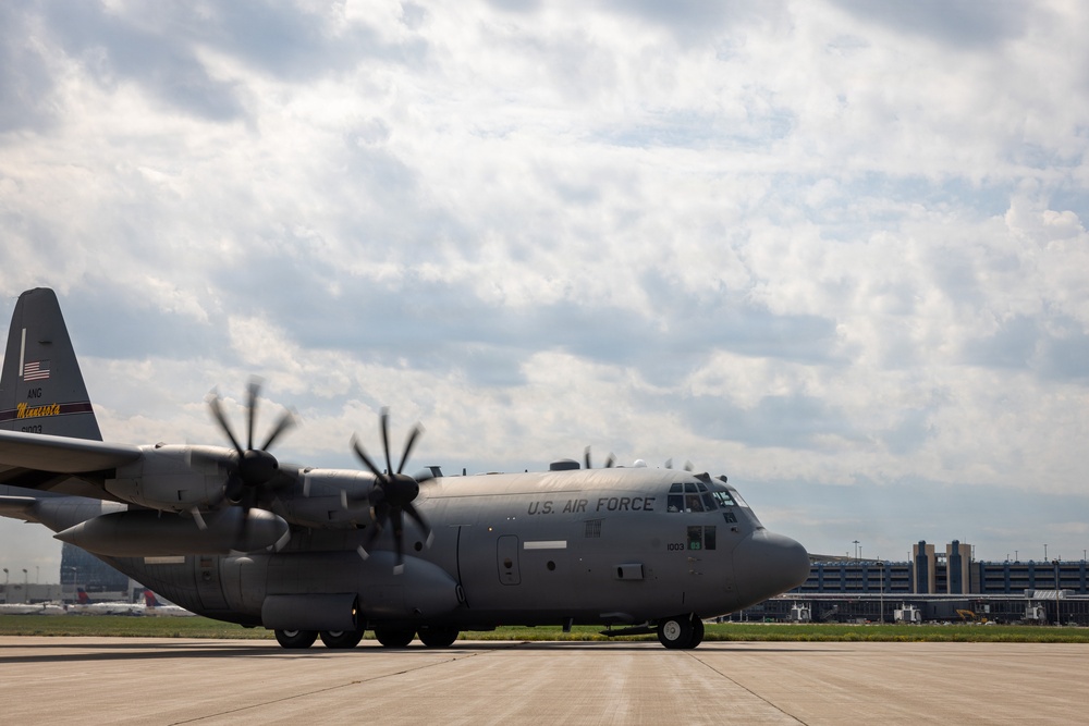 C-130Hs Fly Together in Large Formation