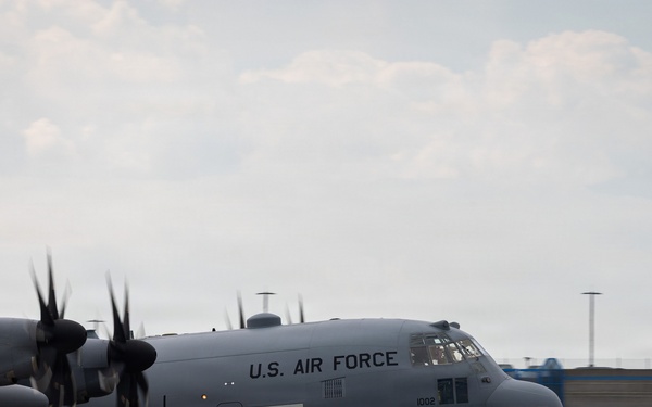 C-130Hs Fly Together in Large Formation