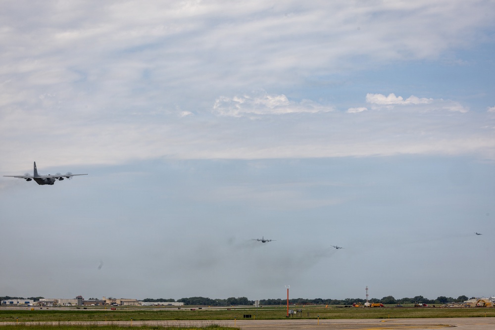 C-130Hs Fly Together in Large Formation