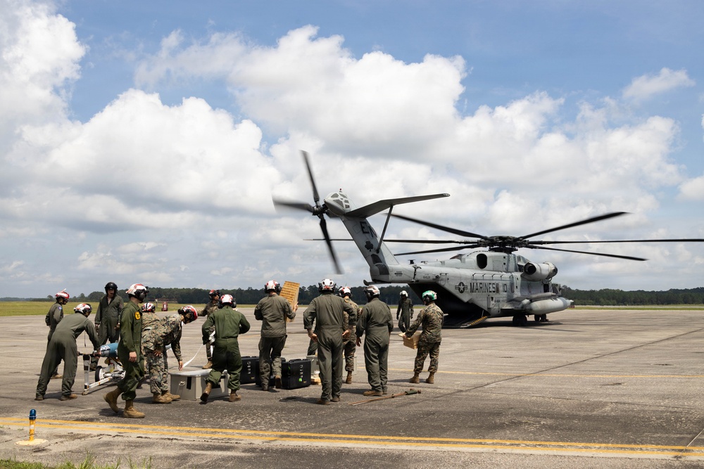VMFA-224 conducts EABO training with HMH-464