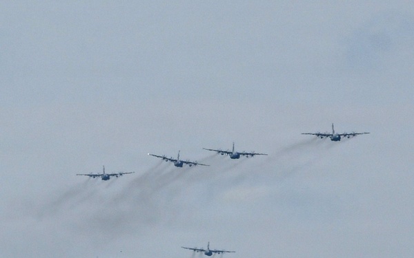 C-130Hs Fly Together in Large Formation