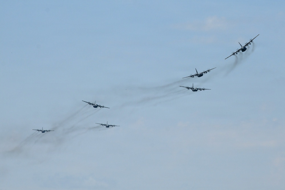 C-130Hs Fly Together in Large Formation