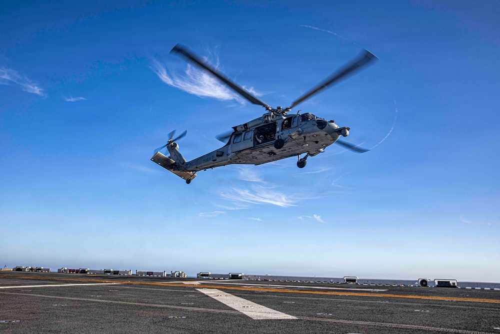 USS Makin Island Conducts Vertical Replenishment Exercise