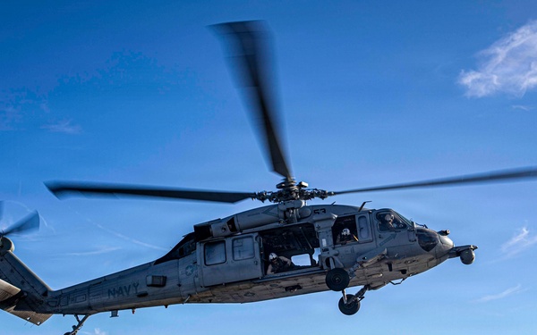 USS Makin Island Conducts Vertical Replenishment Exercise