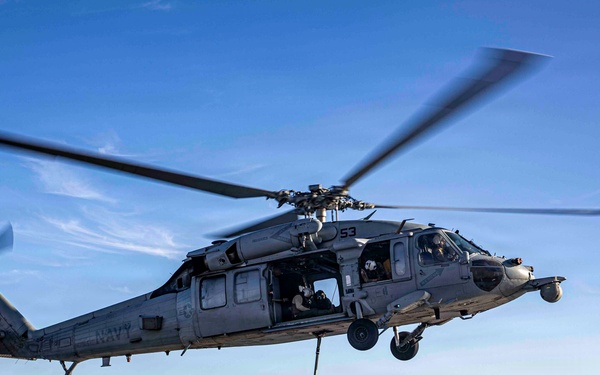 USS Makin Island Conducts Vertical Replenishment Exercise