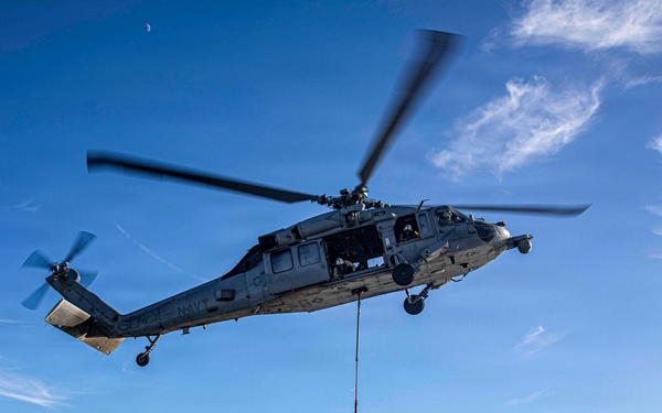 USS Makin Island Conducts Vertical Replenishment Exercise