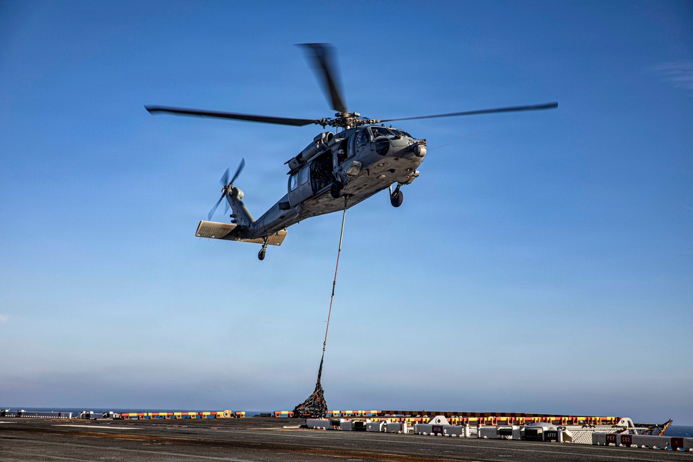 USS Makin Island Conducts Vertical Replenishment Exercise