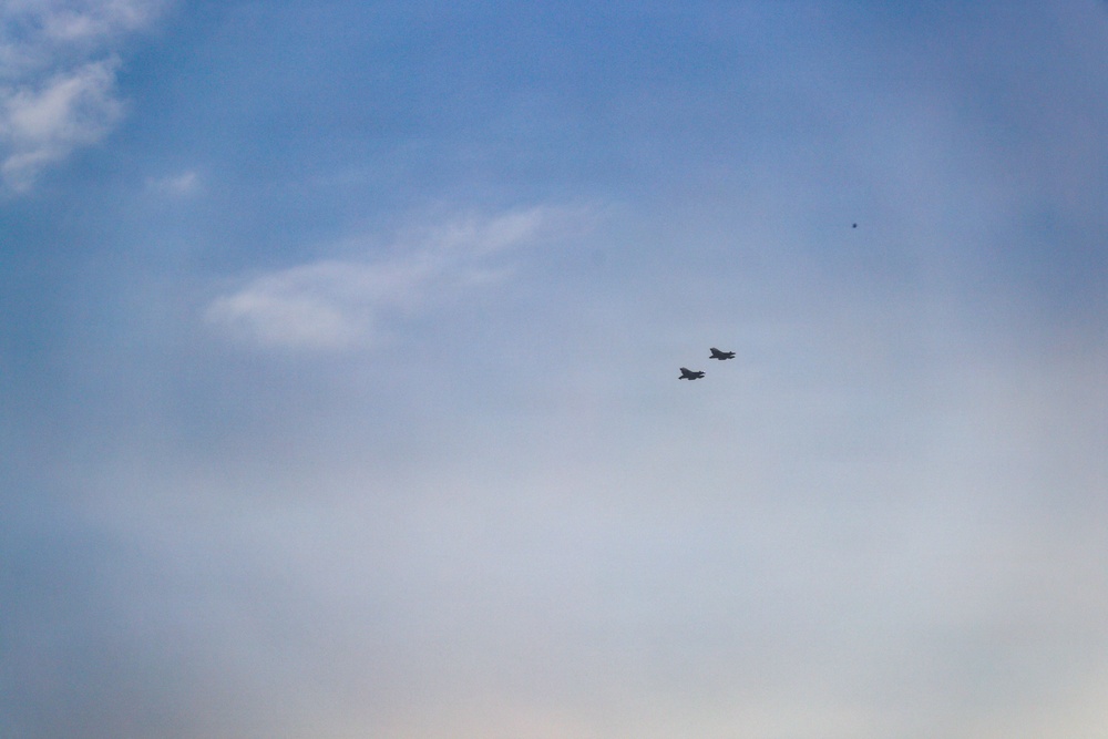 VMFA-224 conducts EABO training with HMH-464