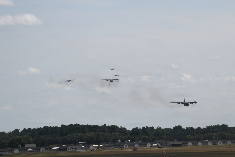 C-130Hs Fly Together in Large Formation