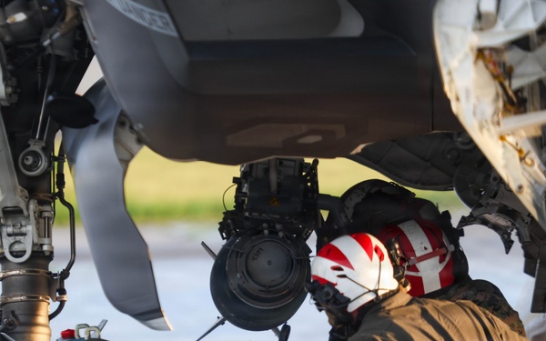 VMFA-224 conducts EABO training with HMH-464