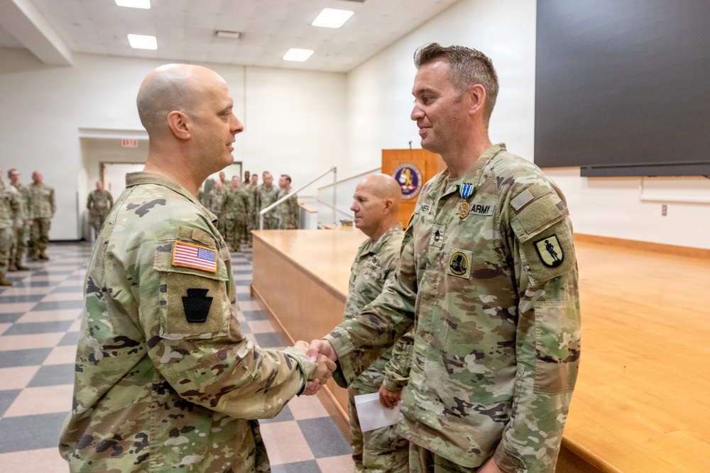 Senior facilitator recognized as instructor of the quarter
