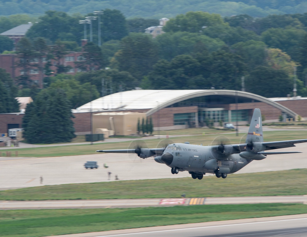 C-130Hs Fly Together in Large Formation