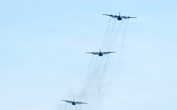 C-130Hs Fly Together in Large Formation